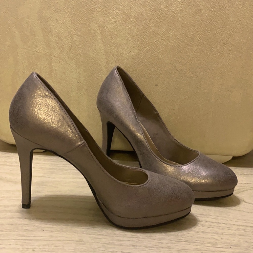 Fioni Silver Gunmetal Pewter Stiletto Platform Pumps